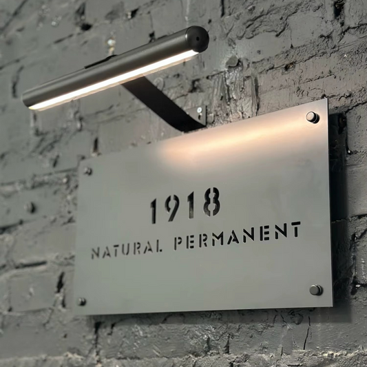 Gallery Lamp – Wireless Rechargeable Wall Lamp