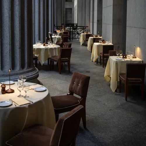 Hotel Umbrella Lampshade – Wireless Waterproof LED Lamp with Touch Control